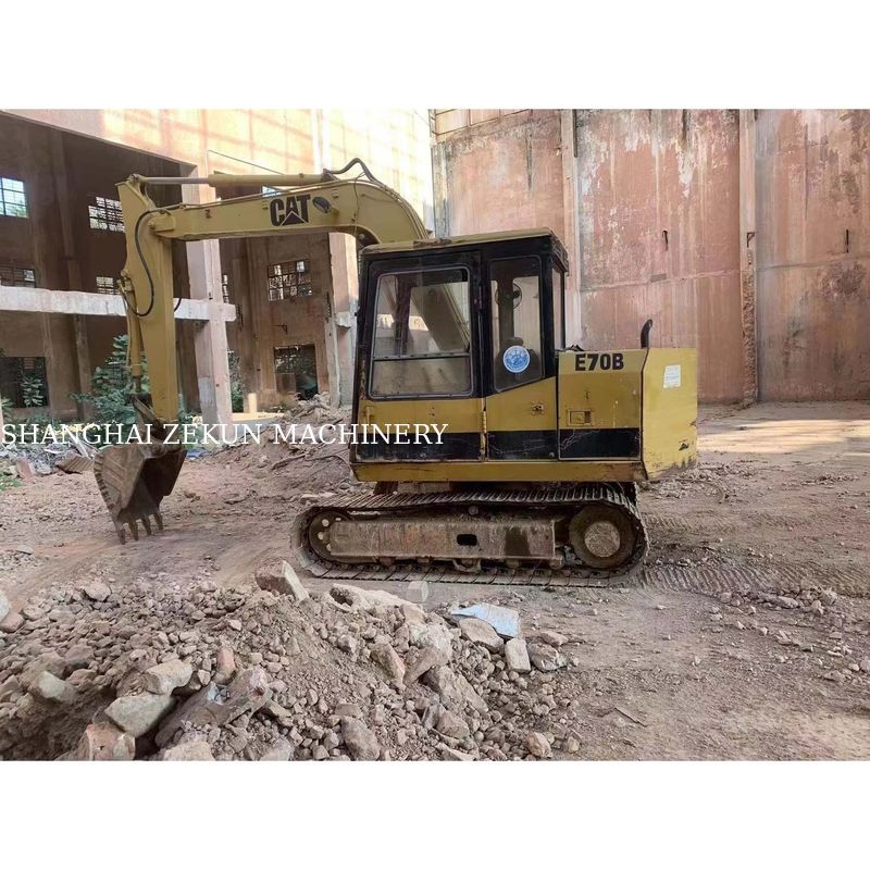 Χρησιμοποιούμενος σκάφος CAT E70B στην Ιαπωνία με μικρά μεγέθη σκάφους και αρχικό κινητήρα της Ιαπωνίας