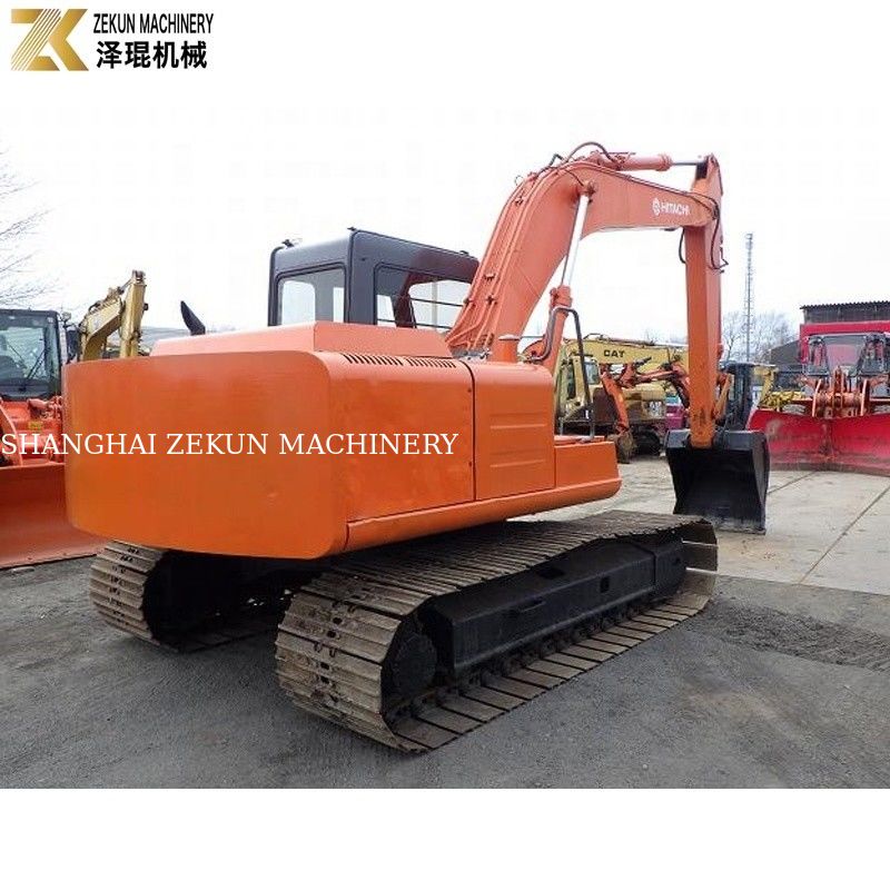 Η Hitachi EX120-1 εκσκαφέας για τροχιά σε οδικές κατασκευές κατασκευασμένη στην Ιαπωνία