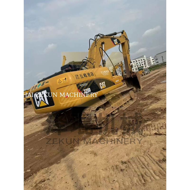 Χρησιμοποιημένη εκσκαφέας Cat 320D στην Ιαπωνία με βάρος μηχανής 20000 KG σε καλή κατάσταση