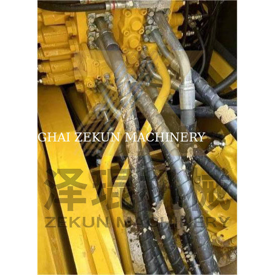 Εκσκαφέας Komatsu PC240-7 με χαμηλό ωράριο εργασίας 0-2000 και λοιπό υδραυλικό κύλινδρο