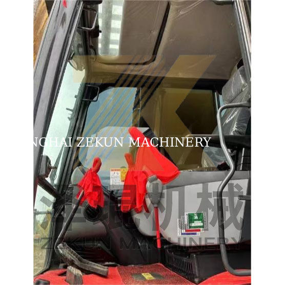 Εκσκαφέας Komatsu PC240-7 με χαμηλό ωράριο εργασίας 0-2000 και λοιπό υδραυλικό κύλινδρο