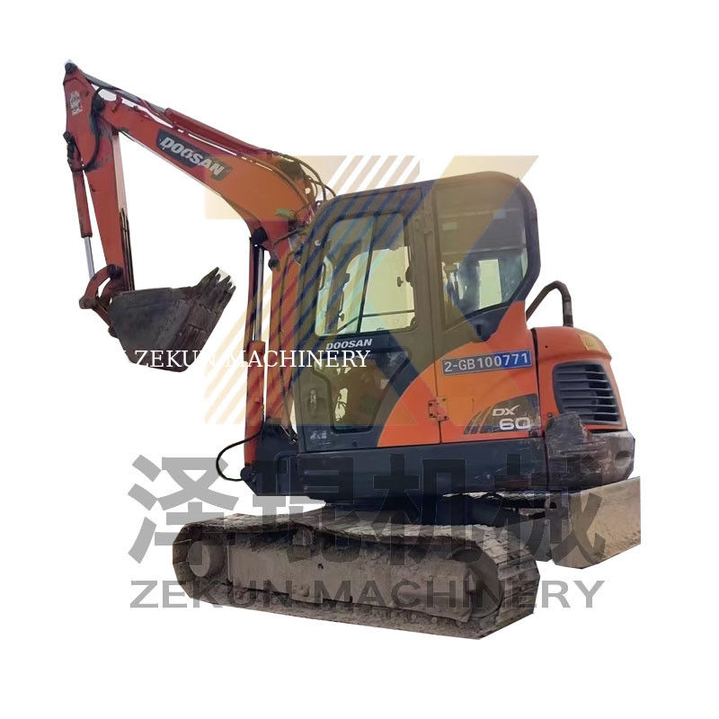 2015 Χρησιμοποιούμενη εκσκαφέας Doosan DH60-7 σε καλή κατάσταση Καλό βάρος μηχανής 5500 KG