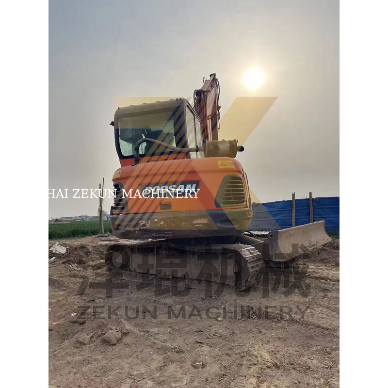 2015 Χρησιμοποιούμενη εκσκαφέας Doosan DH60-7 σε καλή κατάσταση Καλό βάρος μηχανής 5500 KG