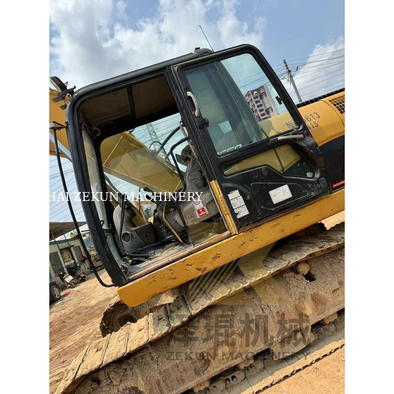 2015 Χρόνο Χρησιμοποιούμενο Shantui Kato Excavator 320D στην Σαγκάη Άλλη Υδραυλική αντλία