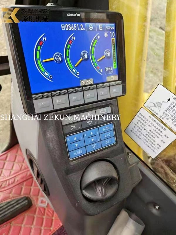 Χρησιμοποιούμενος εξορυκτής Komatsu PC200-8MO 2001-4000 ώρες Μέτριο μέγεθος