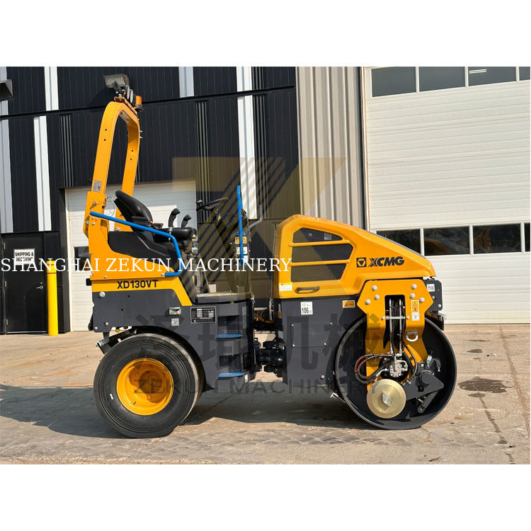 4 τόνων XCMG XD130VT δονητικός κυλίνδρος για την οδική κατασκευή προς πώληση