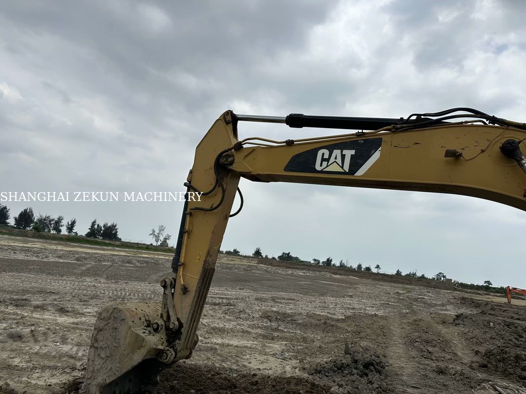 2014 CAT 320D2 Εκσκαφέας 10.812 ώρες Και Απόδοση Ροή Υδραυλικού 2 × 214 L/min Ταχύτητα Ταξιδιού 3.5 / 5.5 Km/h