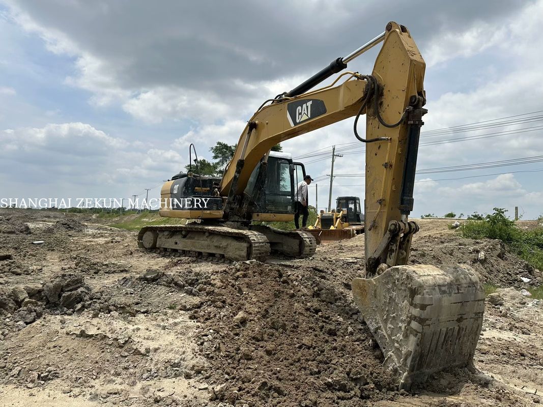 2014 CAT 320D2 Εκσκαφέας 10.812 ώρες Και Απόδοση Ροή Υδραυλικού 2 × 214 L/min Ταχύτητα Ταξιδιού 3.5 / 5.5 Km/h