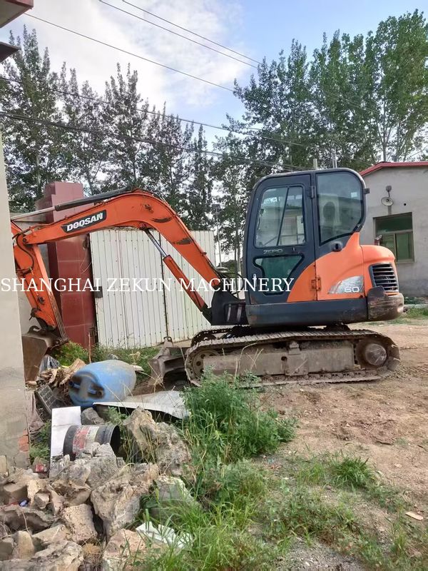 2013 Doosan DX60 εξορυκτής με υδραυλική πίεση 27,5 MPa και μέγιστο ύψος σκάβωσης 800 mm
