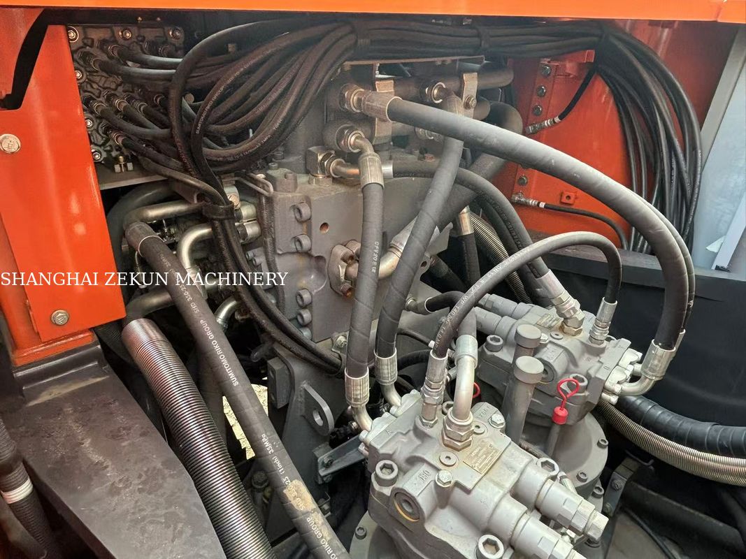 2024 Εκσκαφέας Hitachi ZX520LCH Μέγιστη Εμβέλεια στο Επίπεδο του Εδάφους 12 Εκτόπισμα 15.68 L για το Επόμενο Έργο