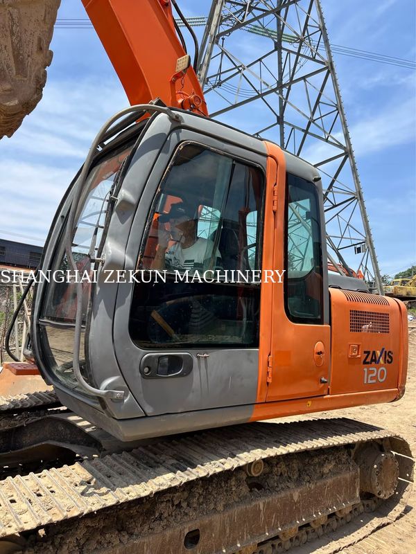 Εκσκαφέας Hitachi ZX120-6 14165 ώρες για επαγγελματικές ανάγκες Χωρητικότητα δεξαμενής καυσίμου 240 L Υδραυλική πίεση 34.3 MPa