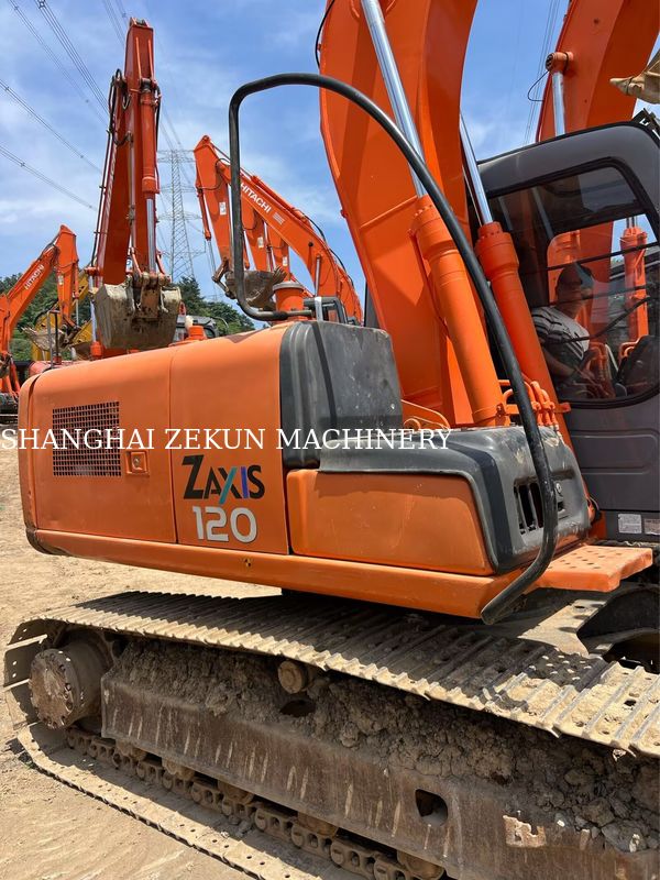 Εκσκαφέας Hitachi ZX120-6 14165 ώρες για επαγγελματικές ανάγκες Χωρητικότητα δεξαμενής καυσίμου 240 L Υδραυλική πίεση 34.3 MPa