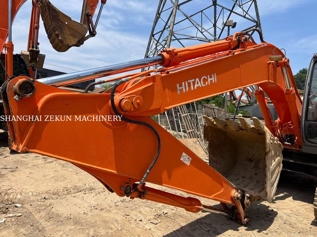 Εκσκαφέας Hitachi ZX120-6 14165 ώρες για επαγγελματικές ανάγκες Χωρητικότητα δεξαμενής καυσίμου 240 L Υδραυλική πίεση 34.3 MPa