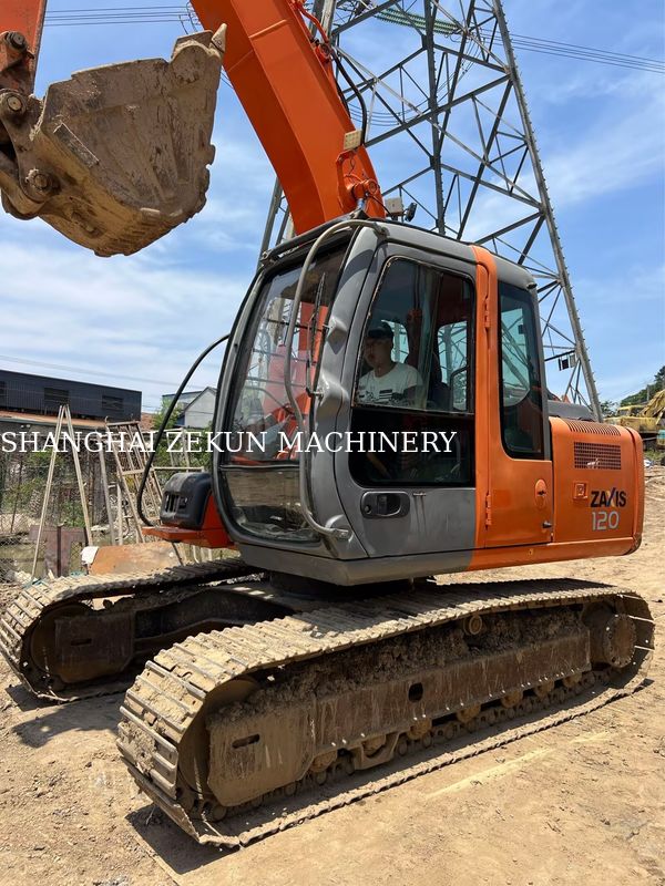 Εκσκαφέας Hitachi ZX120-6 14165 ώρες για επαγγελματικές ανάγκες Χωρητικότητα δεξαμενής καυσίμου 240 L Υδραυλική πίεση 34.3 MPa