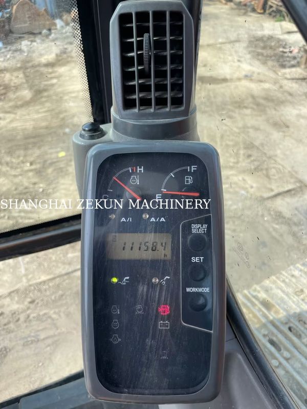 Η Hitachi ZX120-6 χρησιμοποιείται με μήκος βραχίονα 2,5 μέτρων και μέγιστο ύψος απορρίψεως 210 mm 11158hrs