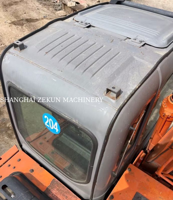Η Hitachi ZX120-6 χρησιμοποιείται με μήκος βραχίονα 2,5 μέτρων και μέγιστο ύψος απορρίψεως 210 mm 11158hrs