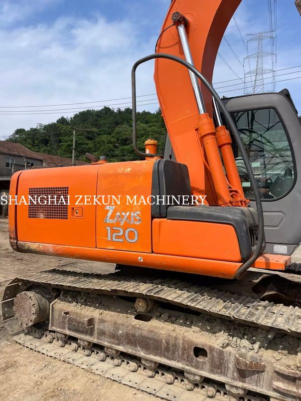 Η Hitachi ZX120-6 χρησιμοποιείται με μήκος βραχίονα 2,5 μέτρων και μέγιστο ύψος απορρίψεως 210 mm 11158hrs