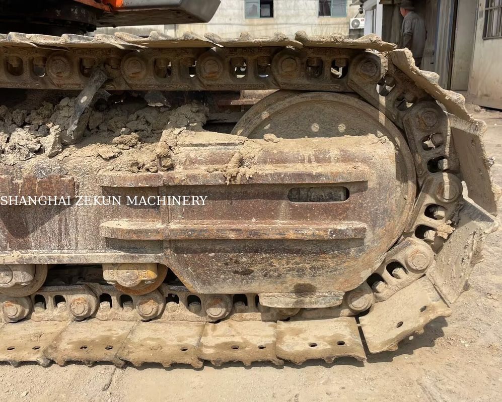 Η Hitachi ZX120-6 χρησιμοποιείται με μήκος βραχίονα 2,5 μέτρων και μέγιστο ύψος απορρίψεως 210 mm 11158hrs
