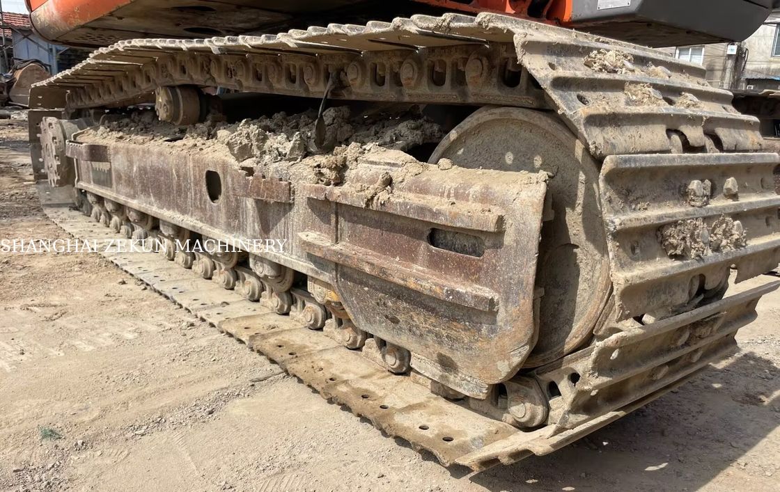 Η Hitachi ZX120-6 χρησιμοποιείται με μήκος βραχίονα 2,5 μέτρων και μέγιστο ύψος απορρίψεως 210 mm 11158hrs