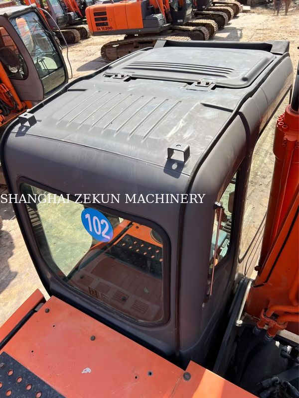 Εκσκαφέας Hitachi ZX200-3G 12081 ώρες Ταχύτητα ταξιδιού 3.5 / 5.5 Km/h Χαρακτηριστικά καμπίνας Οθόνη πολλαπλών λειτουργιών