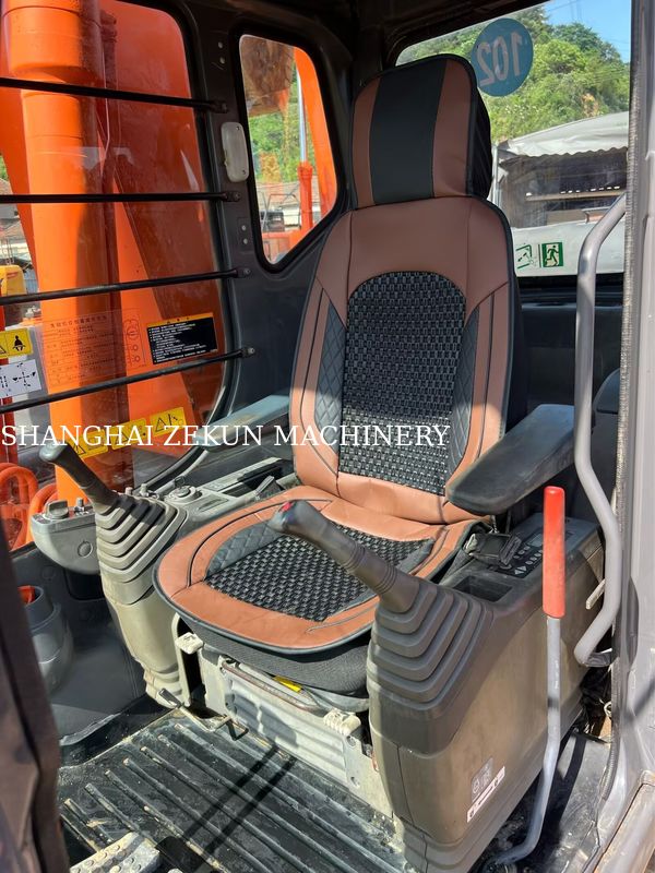 Εκσκαφέας Hitachi ZX200-3G 12081 ώρες Ταχύτητα ταξιδιού 3.5 / 5.5 Km/h Χαρακτηριστικά καμπίνας Οθόνη πολλαπλών λειτουργιών