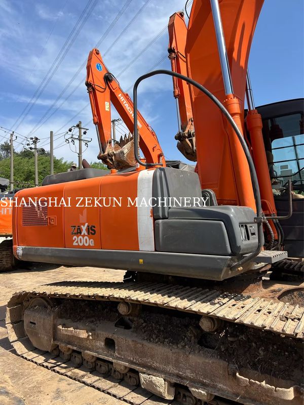 Εκσκαφέας Hitachi ZX200-3G 12081 ώρες Ταχύτητα ταξιδιού 3.5 / 5.5 Km/h Χαρακτηριστικά καμπίνας Οθόνη πολλαπλών λειτουργιών