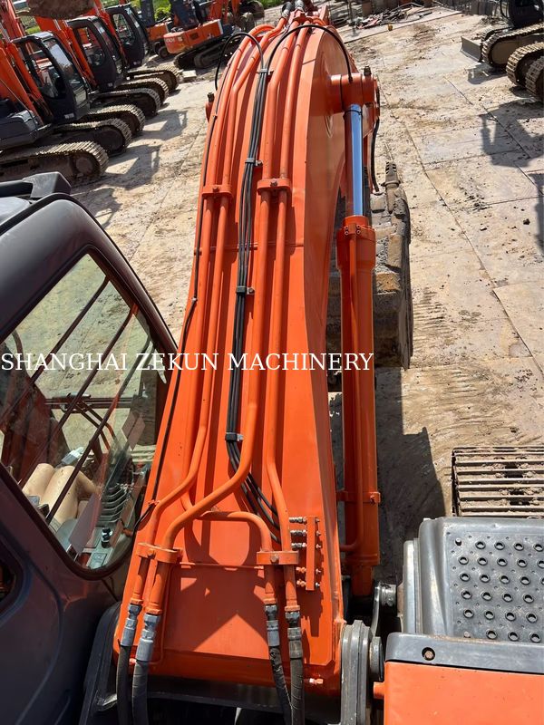 Εκσκαφέας Hitachi ZX200-3G 12081 ώρες Ταχύτητα ταξιδιού 3.5 / 5.5 Km/h Χαρακτηριστικά καμπίνας Οθόνη πολλαπλών λειτουργιών