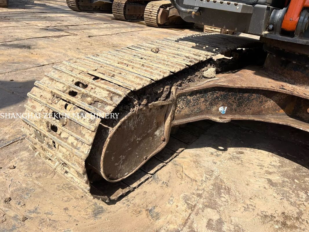 Εκσκαφέας Hitachi ZX200-3G 12081 ώρες Ταχύτητα ταξιδιού 3.5 / 5.5 Km/h Χαρακτηριστικά καμπίνας Οθόνη πολλαπλών λειτουργιών