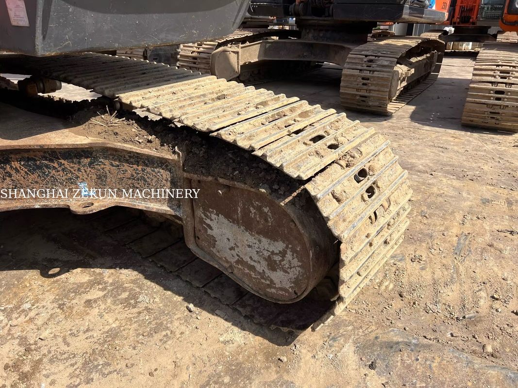 Εκσκαφέας Hitachi ZX200-3G 12081 ώρες Ταχύτητα ταξιδιού 3.5 / 5.5 Km/h Χαρακτηριστικά καμπίνας Οθόνη πολλαπλών λειτουργιών