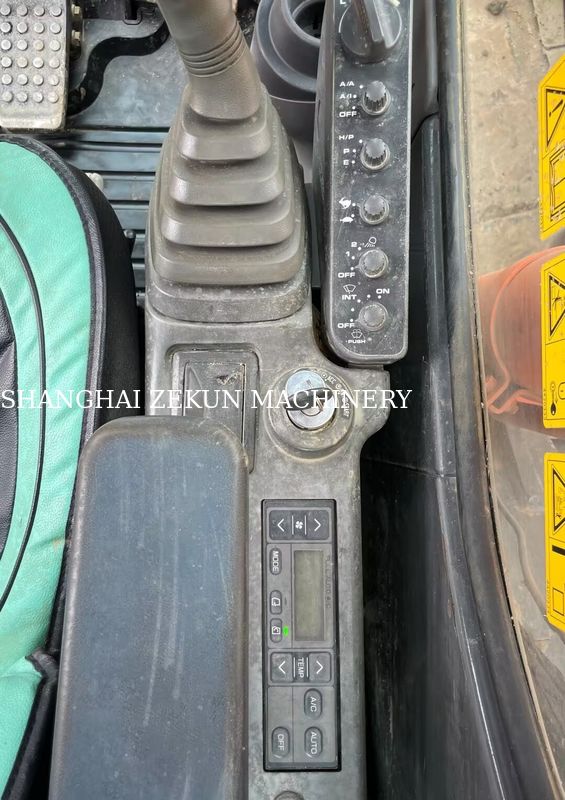 11051 ώρες Εκσκαφέας Hitachi ZX200-3G με χωρητικότητα κάδου 0,8 – 1,0 M3